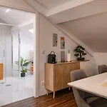 Snuggly Corner By Trip2portugal * Figueira da Foz