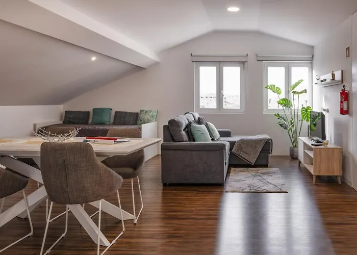 Snuggly Corner By Trip2portugal * Figueira da Foz