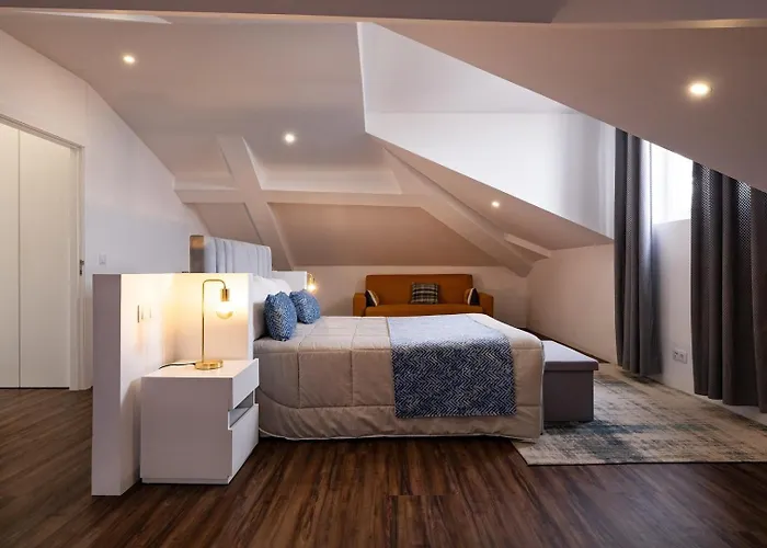 Snuggly Corner By Trip2portugal